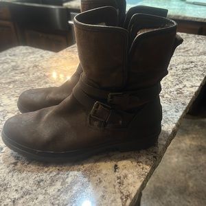 Women’s ugg boots